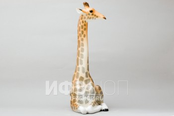 Жираф с поднятой головой (высота 29.4 см)