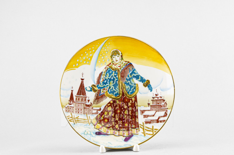Декоративная тарелка 19.5 см рис. Девушка со снежком в Москве