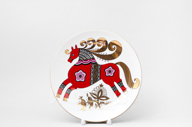 Декоративная тарелка 19.5 см рис. Красный конь (деколь) 