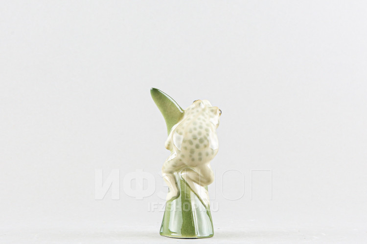 Лягушка на листике Мраморная (высота 9.4 см) в Москве