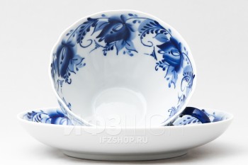 Чашка с блюдцем чайная ф. Белый лебедь рис. Голубые тюльпаны