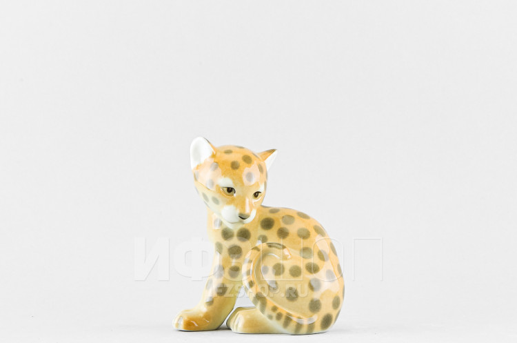 Маленький леопард (высота 10.5 см) в Москве