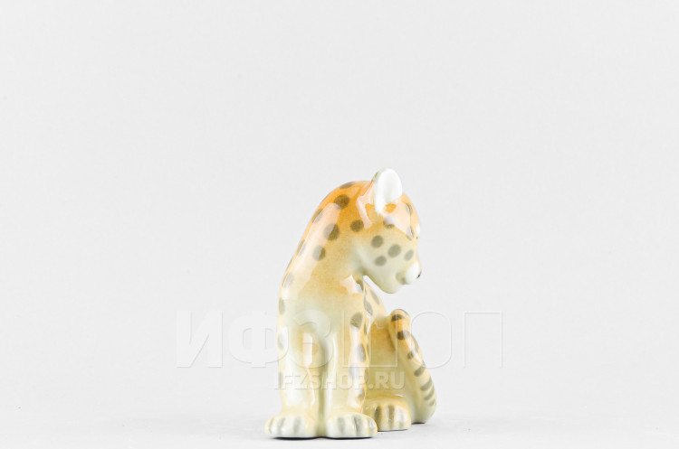 Маленький леопард (высота 10.5 см) в Москве