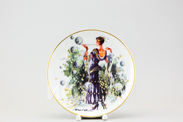 Декоративная тарелка 19.5 см рис. Мыльная опера. Весна 