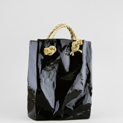 Декоративная ваза-пакет из керамики, высота 24 см, черная