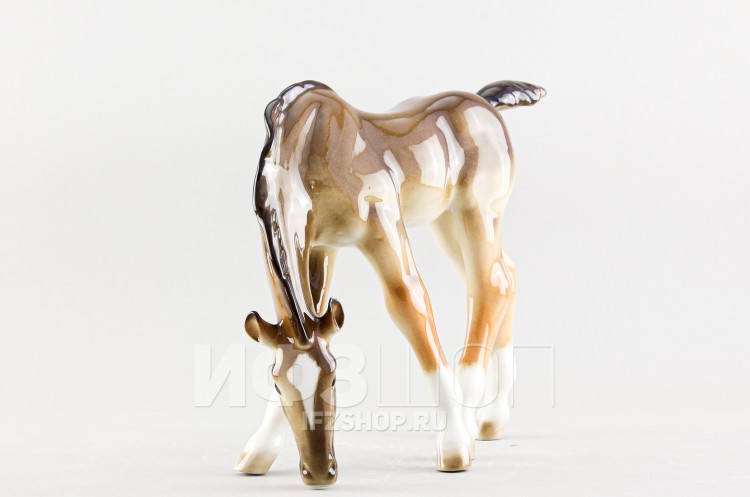 Жеребенок пасущийся Гнедой (высота 19 см, несортный) 