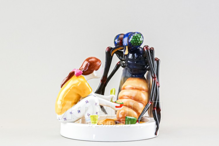 В песочнице (высота 13.5 см) 