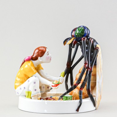 В песочнице (высота 13.5 см)