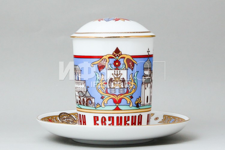 Бокал с блюдцем с крышкой ф. Снежное утро рис. Великий Новгород в Москве