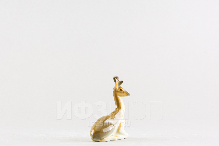 Олень лежащий (высота 6.7 см) в Москве