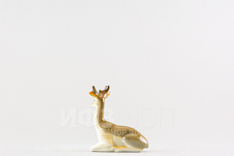 Олень лежащий (высота 6.7 см) в Москве