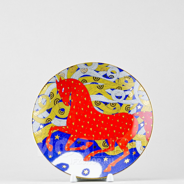 Декоративная тарелка 19.5 см рис. Год лошади в Москве