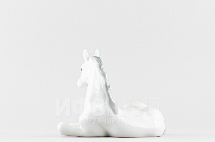 Жеребенок лежащий Белый (высота 10.8 см) в Москве