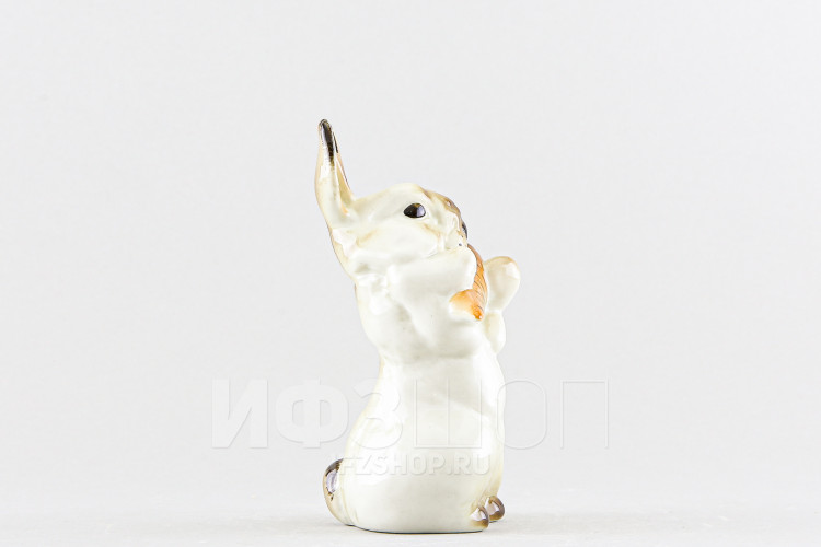 Заяц с морковкой №1 (высота 12.5 см) в Москве