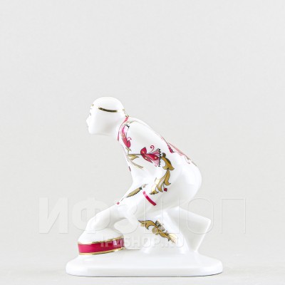 Керлингистка (высота 10.8 см)