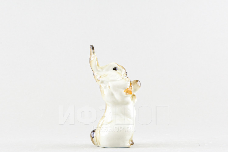 Заяц с морковкой №2 (высота 10.7 см) в Москве