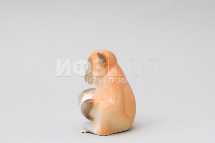 Обезьянка с мячом (высота 6.7 см) в Москве