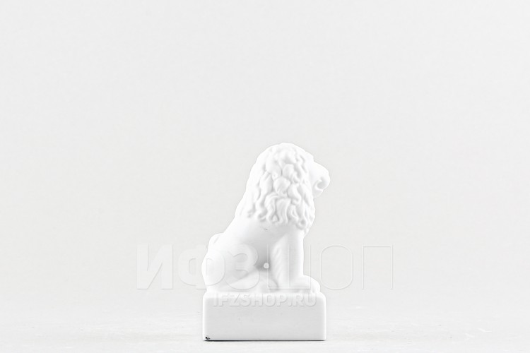 Лев (высота 7.3 см) в Москве