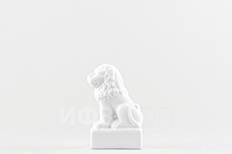 Лев (высота 7.3 см) в Москве