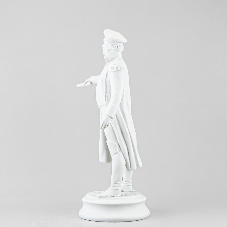 Генерал-фельдмаршал Кутузов М.И. Белый (высота, 32.8 см) в Москве