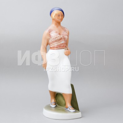 Идущая девушка (высота 25.3 см)