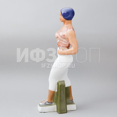 Идущая девушка (высота 25.3 см)
