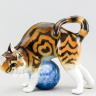 Кошка с клубком Мраморная (несортная, высота 19 см)