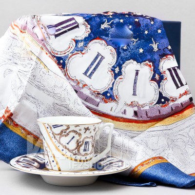 Набор из чашки с блюдцем ф. Юлия и платка рис. Парадные часы