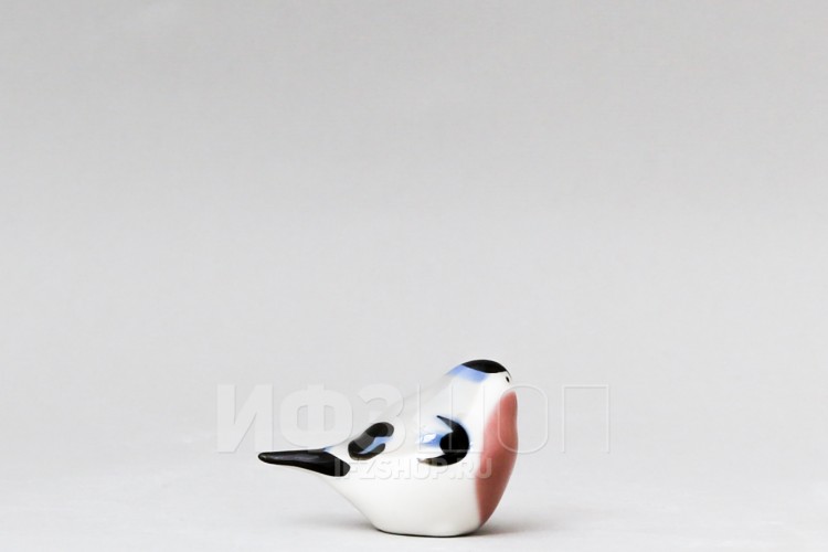 Снегирь (высота 3.6 см) в Москве