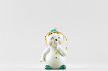 Елочная игрушка ф. Снеговик в зеленой шапке (высота 8.5 см)