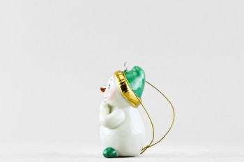 Елочная игрушка ф. Снеговик в зеленой шапке (высота 8.5 см)