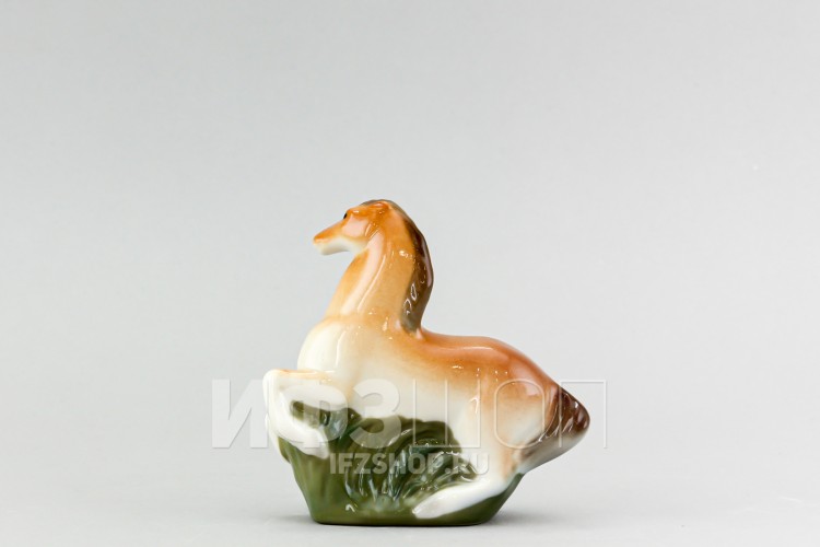 Сувенирная лошадка Рыжая (высота 8 см) в Москве