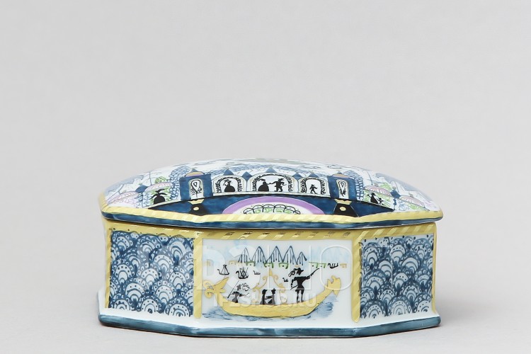 Туалетная коробочка ф. Граненая рис. Голубое озеро в Москве