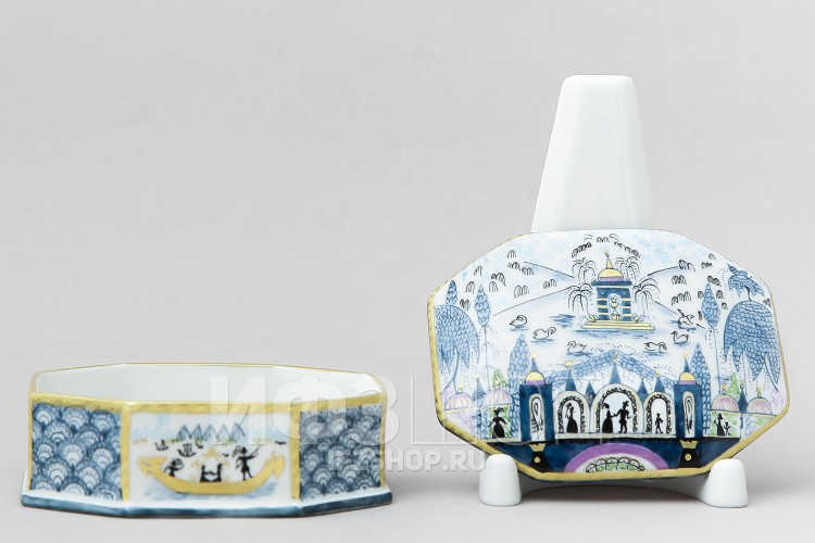 Туалетная коробочка ф. Граненая рис. Голубое озеро в Москве