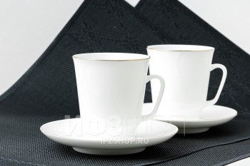 Подарочный набор: две чашки (ф. Майская) + две салфетки (черные)